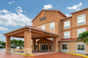  Comfort Inn & Suites Fort Myers Airport  Форт Майерс